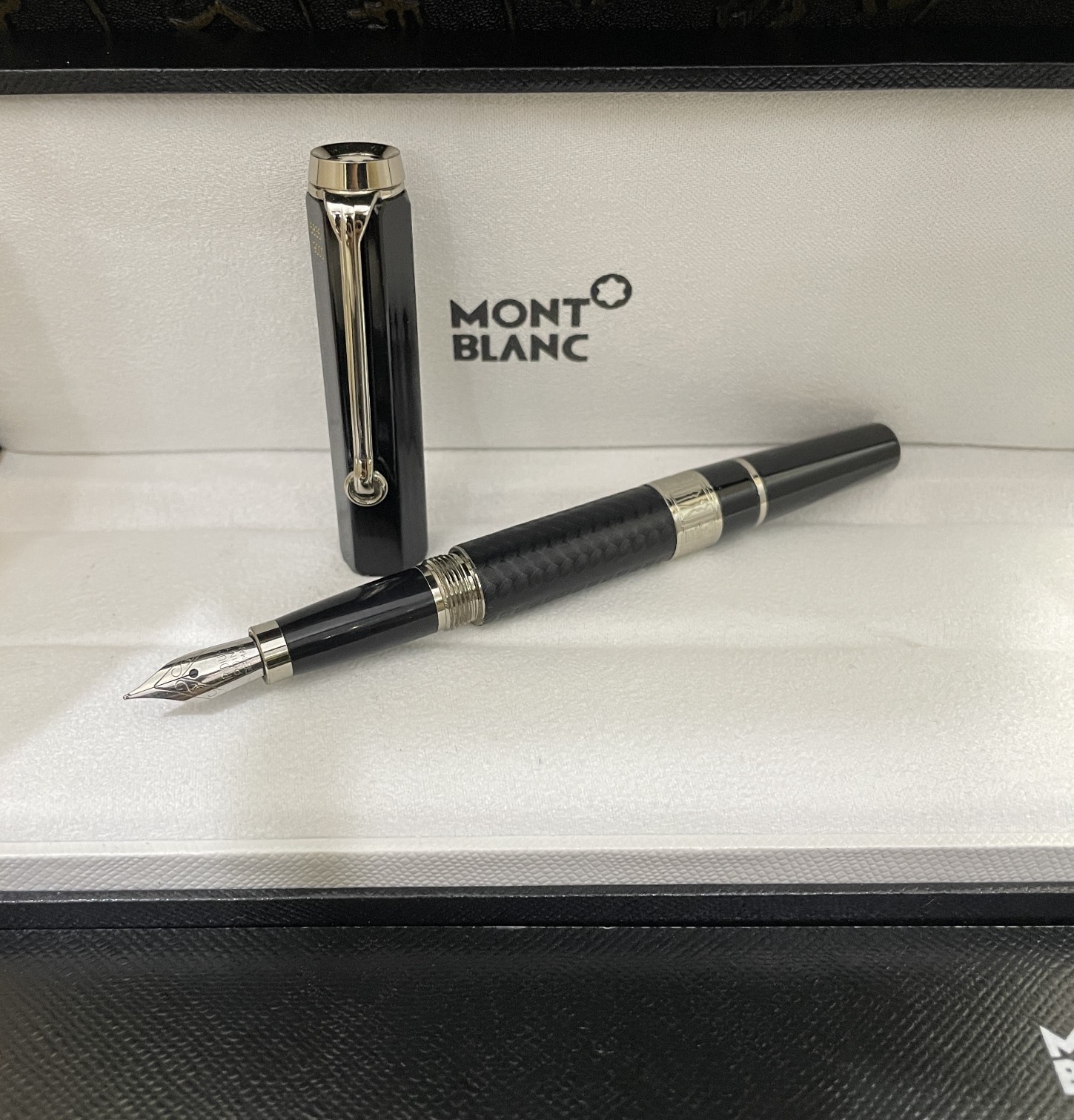 AAA Replica Montblanc Shakespeare Fountain Silver Cilp